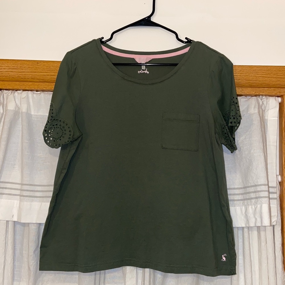 T with front pocket